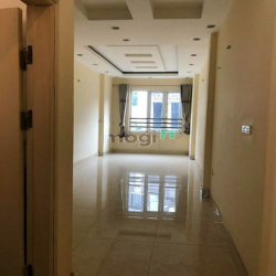 Nhà mặt phố kinh doanh khủng, bán nhà phố Yên Phụ 35m,6tầng, 9,5 tỷ