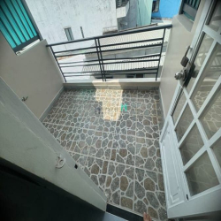 Nhà đẹp rẻ, sổ hồng DSH  3 tầng ở thị trấn Nhà Bè