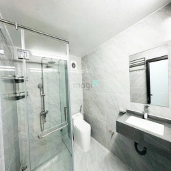 Bán Nhà Trường Chinh - Nguyễn Lân , DT 56m2 , Giá Nhỉnh 9 Tỷ , ô tô đỗ