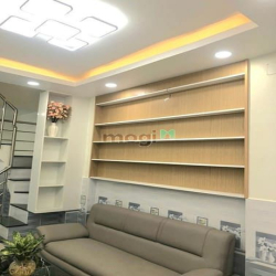Nhà đẹp rẻ, sổ hồng DSH  3 tầng ở thị trấn Nhà Bè
