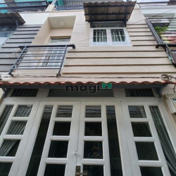 Nhà đẹp rẻ, sổ hồng DSH  3 tầng ở thị trấn Nhà Bè