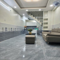 Nhà đẹp rẻ, sổ hồng DSH  3 tầng ở thị trấn Nhà Bè