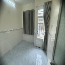 Nhà đẹp rẻ, sổ hồng DSH  3 tầng ở thị trấn Nhà Bè