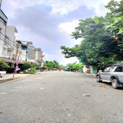 CHDV Đỗ Xuân Hợp, Phước Long B, 127m2, ngang 7m, thu nhập 420tr/năm.