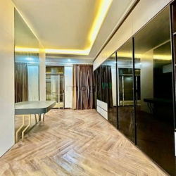 Vip! Phân lô Hoàng Quốc Việt, ô tô tránh,thang máy, gần phố,58m2-5tầng