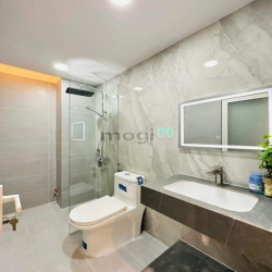 Bán gấp Hoa Sứ, Phú Nhuận, 88m2 Giá 3tỷ600, sổ riêng, thuê 25tr/th