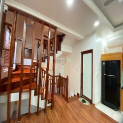 Bán Gấp Nhà **Ngọc Thuỵ**, 42m2, Ngõ Ô Tô, Giá 6 Tỷ