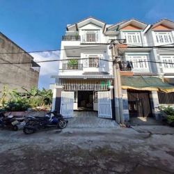 Nhà hẻm xe hơi, sát bên UBP, Đường TX 33, DT:4x16M, Trệt, 2Lầu, 4PN,