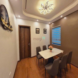 Đẳng Cấp Bán Nhà **Nguyễn Văn Cừ**, 70 M2, Ngõ Ô Tô, Giá 14 Tỷ