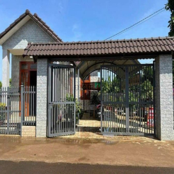 Cần bán căn nhà Mái Thái + Đất 1050m, Mặt Tiền đường nhựa,xã Sông Thao