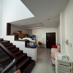 Cho thuê nhà 3 lầu. mt Đỗ Pháp Thuận, 5x20m Dt sàn 324,4m2, 30tr/th