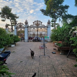 Biệt thự 2 lầu diện tích lớn mặt tiền đường 1B KDC Nam Long, Cần Thơ