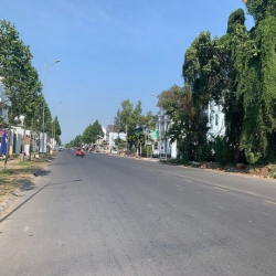 Biệt thự 2 lầu diện tích lớn mặt tiền đường 1B KDC Nam Long, Cần Thơ