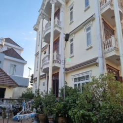 Biệt thự 2 lầu diện tích lớn mặt tiền đường 1B KDC Nam Long, Cần Thơ