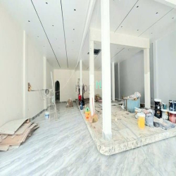 nhà mặt tiền kinh doanh quang trung