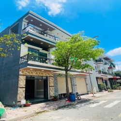 Nhà Phố  2 lầu Hoàn Công, Thuận An, Bình Dương Giá Chỉ 3,450 tỷ