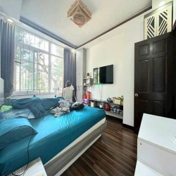 nhà 6 tầng mặt tiền kd đường văn chung