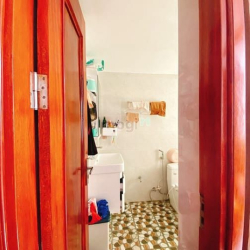 Bán nhà Thuỵ Phương, gần THCS Đức Thắng 40m 5 tầng mặt tiền 5m, ở ngay