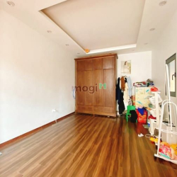 Bán nhà Thuỵ Phương, gần THCS Đức Thắng 40m 5 tầng mặt tiền 5m, ở ngay