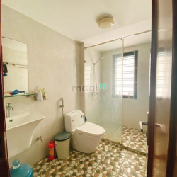 Bán nhà Thuỵ Phương, gần THCS Đức Thắng 40m 5 tầng mặt tiền 5m, ở ngay