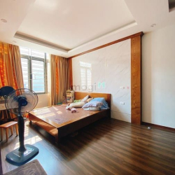 Bán nhà Thuỵ Phương, gần THCS Đức Thắng 40m 5 tầng mặt tiền 5m, ở ngay