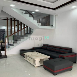 Phá sản bán gấp căn Dương Quảng Hàm, GV, 45m2- 1 tỷ 570tr- Hẻm xe hơi