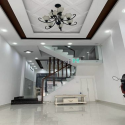 Phá sản bán gấp căn Dương Quảng Hàm, GV, 45m2- 1 tỷ 570tr- Hẻm xe hơi