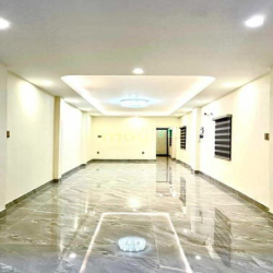 Chỉ Nhỉnh 5ty- Sát Quận 1, Vuông 4x17, HXH ngủ thông, 1căn là HẺM XE T