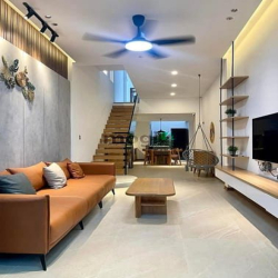 Bán gấp nhà giá 3ty240 ở đường Xóm Đất, P5, Q11 1 trệt 1 lầu, SHR