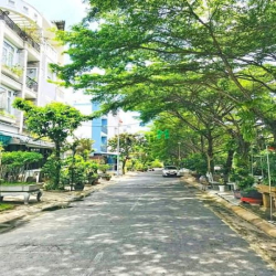 Nhà phố 2 lầu ST view sông mặt tiền Đường số Phạm Hữu Lầu, Quận 7