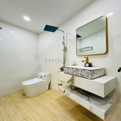 Bán nhà 4x34m2 đường Nguyễn Văn Đậu P11 Bình Thạnh, hẻm xe tải 8 mét