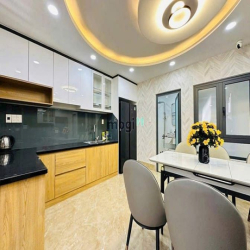 Bán nhà 4x34m2 đường Nguyễn Văn Đậu P11 Bình Thạnh, hẻm xe tải 8 mét