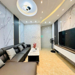 Bán nhà 4x34m2 đường Nguyễn Văn Đậu P11 Bình Thạnh, hẻm xe tải 8 mét