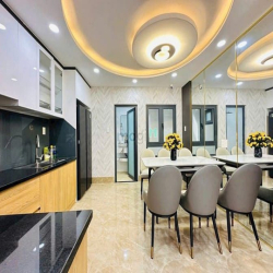 Bán nhà 4x34m2 đường Nguyễn Văn Đậu P11 Bình Thạnh, hẻm xe tải 8 mét
