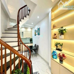 Nhà đẹp Trương Định HBT 35m² mà giá 5.35 tỷ, gần ô tô chạy