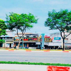 Bán nhà mặt tiền rẻ bề ngang rộng  (11x5,5) 201 PHẠM VĂN ĐỒNG Gò Vấp