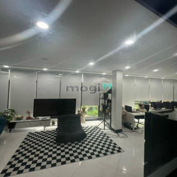 Bán nhà MP Nguyễn Ngọc Vũ, 68m2, 7 tầng, lô góc, mt 13m, 39.5 tỷ