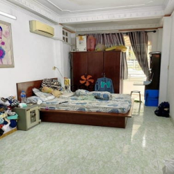 Bán nhà Nguyễn Tiểu La, P8, Q10, 30m2, 4 tầng, 5.6 tỷ