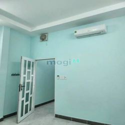 Hẻm xe hơi - 2 Tầng - 4m x 13m - Gần Emart - Nhà còn mới ở ngay