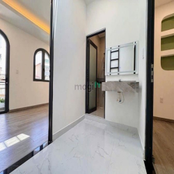 Nhà đẹp 2 Tầng sát chợ Lê Văn Quới, nội thất cao cấp, SHR, Giá 3,495tỷ