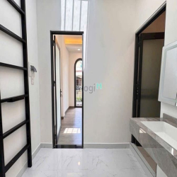 Nhà đẹp 2 Tầng sát chợ Lê Văn Quới, nội thất cao cấp, SHR, Giá 3,495tỷ