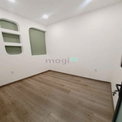 Nhà đẹp 2 Tầng sát chợ Lê Văn Quới, nội thất cao cấp, SHR, Giá 3,495tỷ