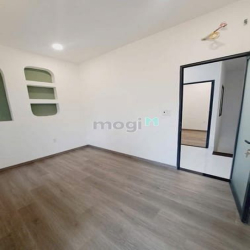 Nhà đẹp 2 Tầng sát chợ Lê Văn Quới, nội thất cao cấp, SHR, Giá 3,495tỷ