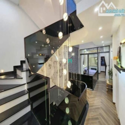 Chủ bán gấp nhà HXH Bạch Đằng, P.2, Q. Tân Bình, 75m2, 2tỷ950tr, SHR