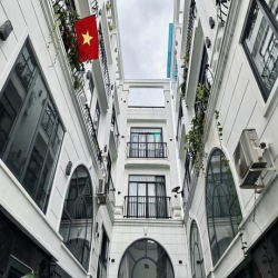Bán nhà hẻm ô tô Hoàng Hoa Thám, ngang 4.5m, 4 tầng, 4 phòng, nhỉnh 7t