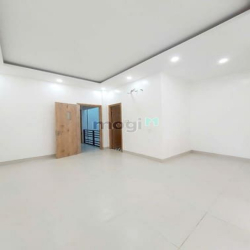 Bán nhà Hòa Hảo, Quận 10, 72m², 4 lầu, sát mặt tiền chỉ nhỉnh 15 tỷ