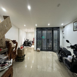 Bán nhà hẻm ô tô Hoàng Hoa Thám, ngang 4.5m, 4 tầng, 4 phòng, nhỉnh 7t