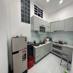 Bán nhà Tân Bình hẻm 4m 3 tầng BTCT 3 phòng ngủ nhỉnh 5 tỷ thương lượn