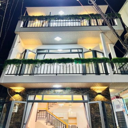 Cần bán nhà Phan Văn Trị, P11, Bình Thạnh, DT 40m2, giá 2 tỷ 5, SHR.