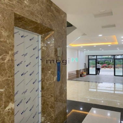 Nhà phố 4 tầng mặt tiền đường 30 m Phú thuận Quận 7. 80 m2 16,9 tỷ.
